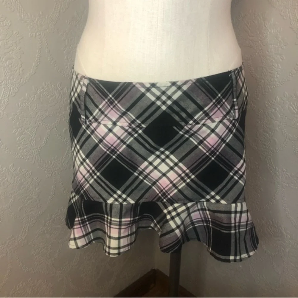 Tracy Evans Plaid Mini Skirt Y2K 90’s style 11